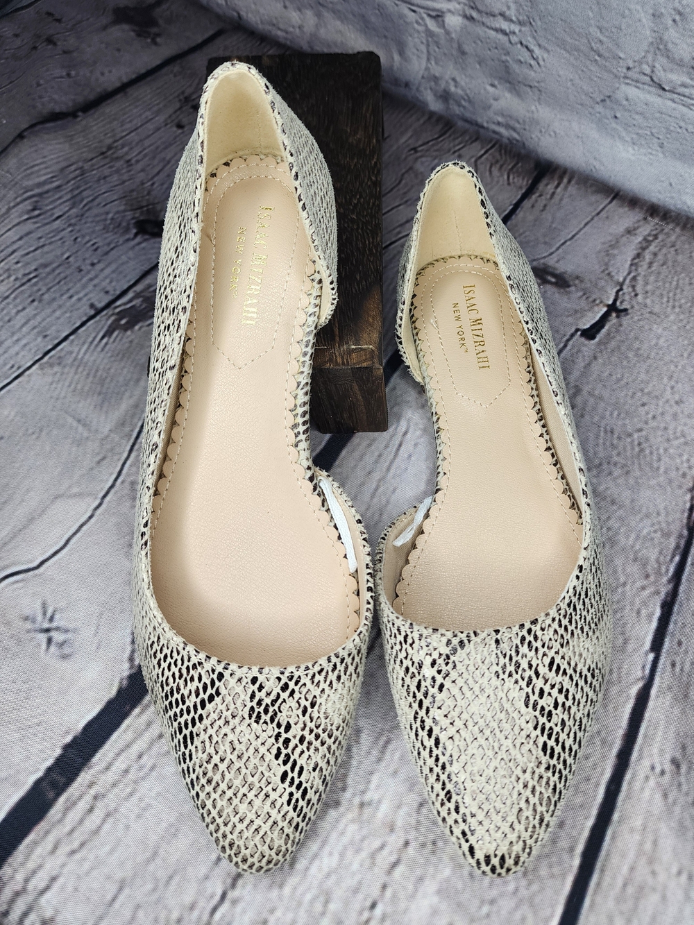 Isaac Mizrahi Snake-Print Pointed Toe Flats in Beige and Black - Picture 3 of 7